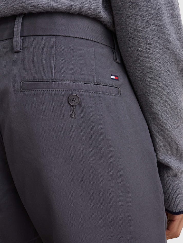 Tommy Hilfiger 1985 Collection Denton Fitted Men's Chino Pants Dark Grey | iJQWHvydSOar