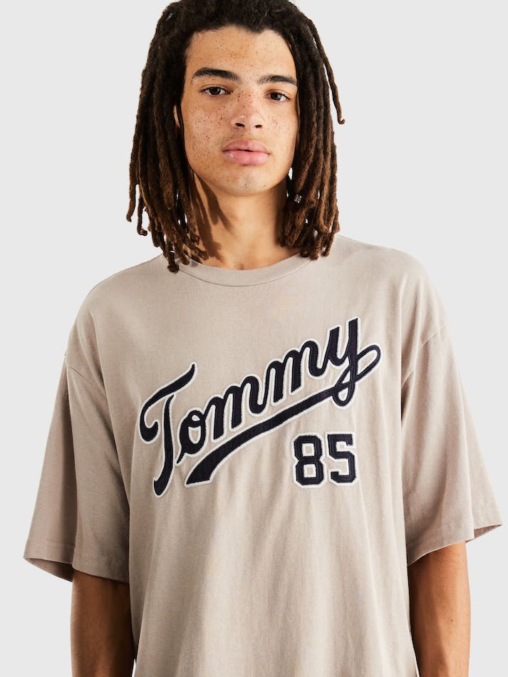 Tommy Jeans Collegiate Skate Men's T Shirts Grey | cuuFYk6h9Cs1