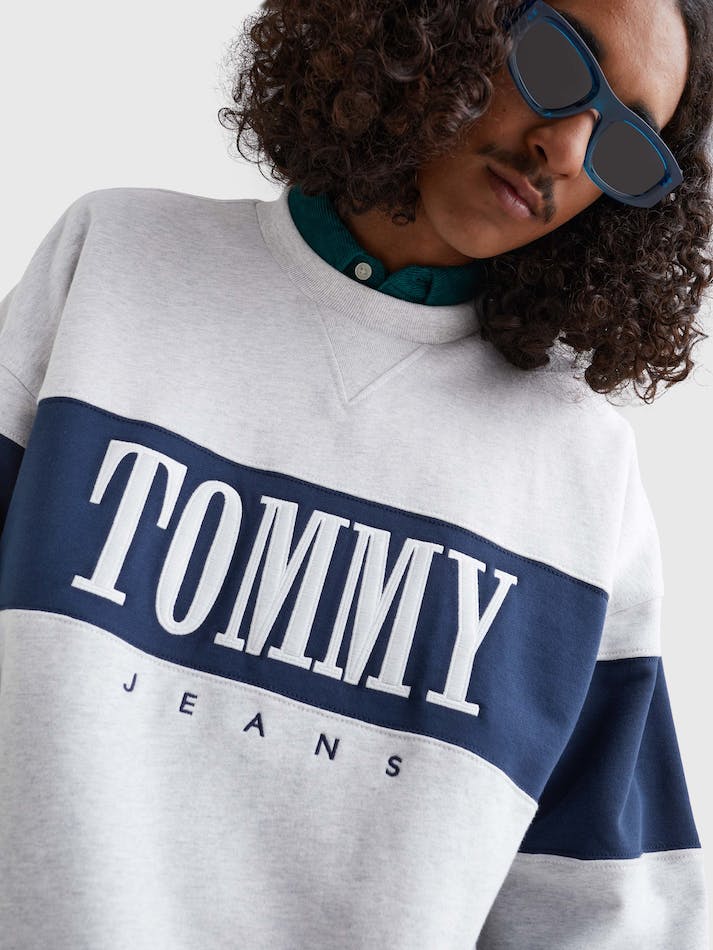 Tommy Jeans Colour-Blocked Logo Embroidery Men's Sweatshirt Silver Grey | MstbAC3M9fJE