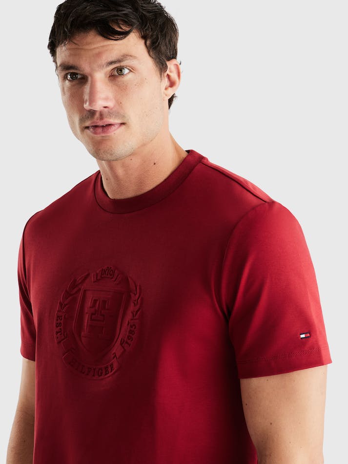 Tommy Hilfiger Crest Embossed Men's T Shirts Red | zzkEK64UTH65