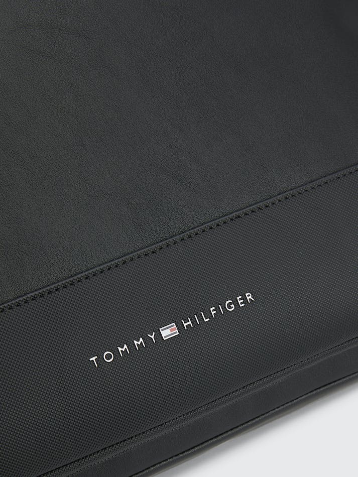 Tommy Hilfiger Essential Slim Laptop Men's Bags Black | LlxqQJeq9rXA