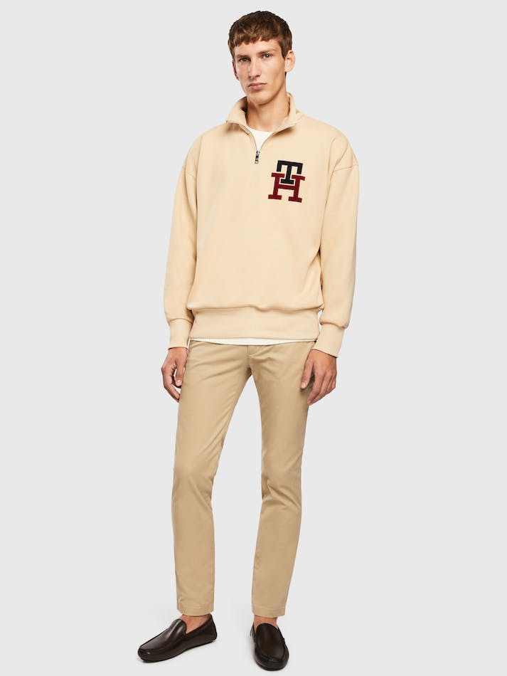 Tommy Hilfiger Monogram Applique Half-Zip Men's Sweatshirt Beige | XrcY9BxrM6cv