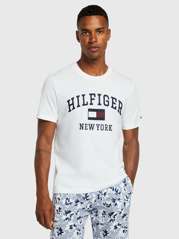 Tommy Hilfiger Outline Men\'s T Shirts White | Pnjwpka8EIx4