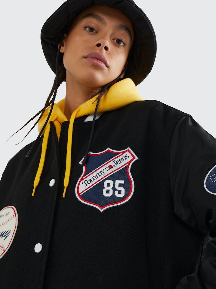 Tommy Jeans Oversized Logo Varsity Women's Jackets Black | MClmRmfdmAyP