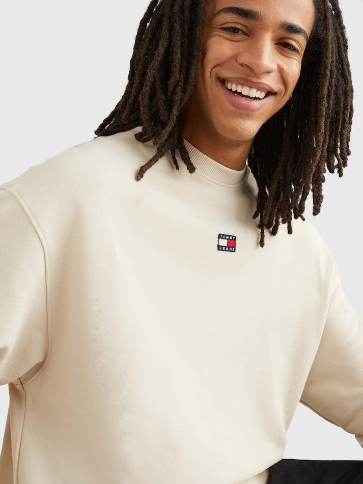 Tommy Jeans Relaxed Fit Badge Men's Sweatshirt Beige | yEKW9vgClxUx