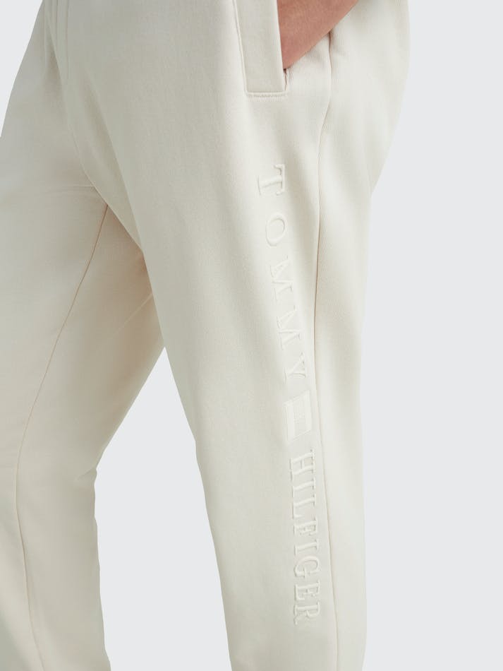 Tommy Hilfiger Relaxed Fit Cuffed Men's Jogger White | Hyp7g6LFwi1e