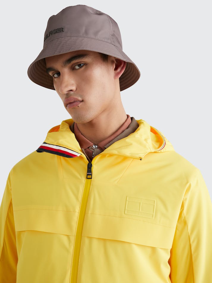 Tommy Hilfiger TH Tech Logo Hooded Men's Jackets Yellow | Ie25DlQf2oXP