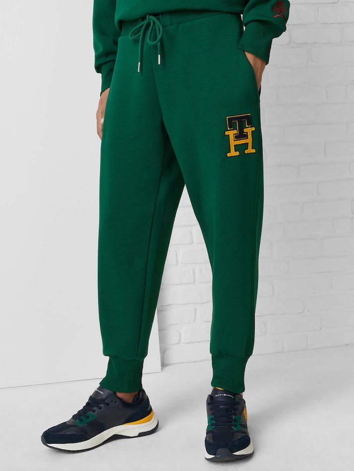 Tommy Hilfiger Th Monogram Relaxed Fit Men\'s Jogger Green | dUSIp0Y8PWNm