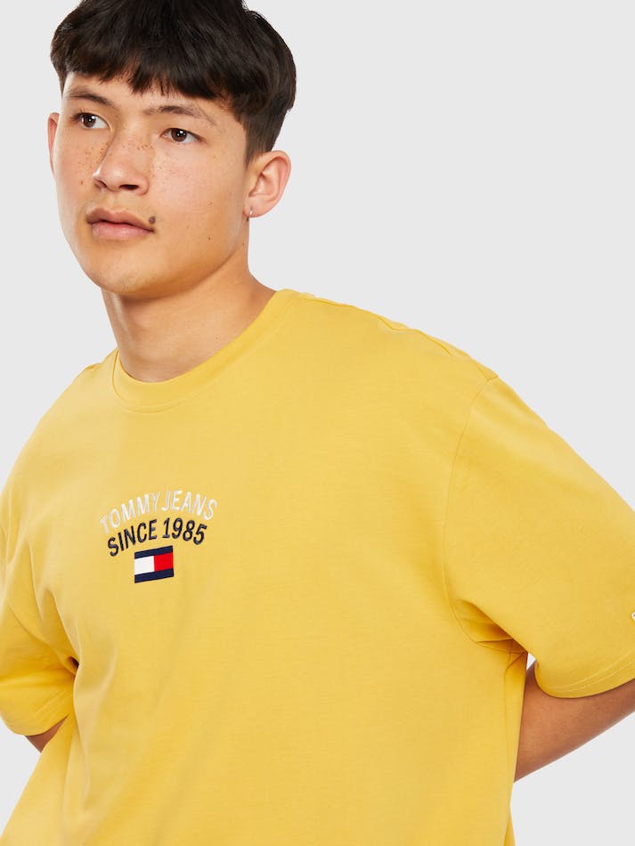 Tommy Jeans Timeless Arch Men's T Shirts Yellow | 3mNypkxIvHTE