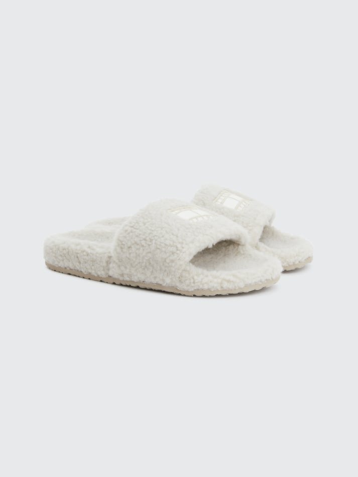 Tommy Hilfiger Warm Lined Sherpa Women\'s Slippers Beige | P3wHkMdS61N5